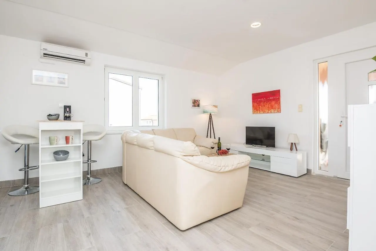 Apartment Filipovic Vir