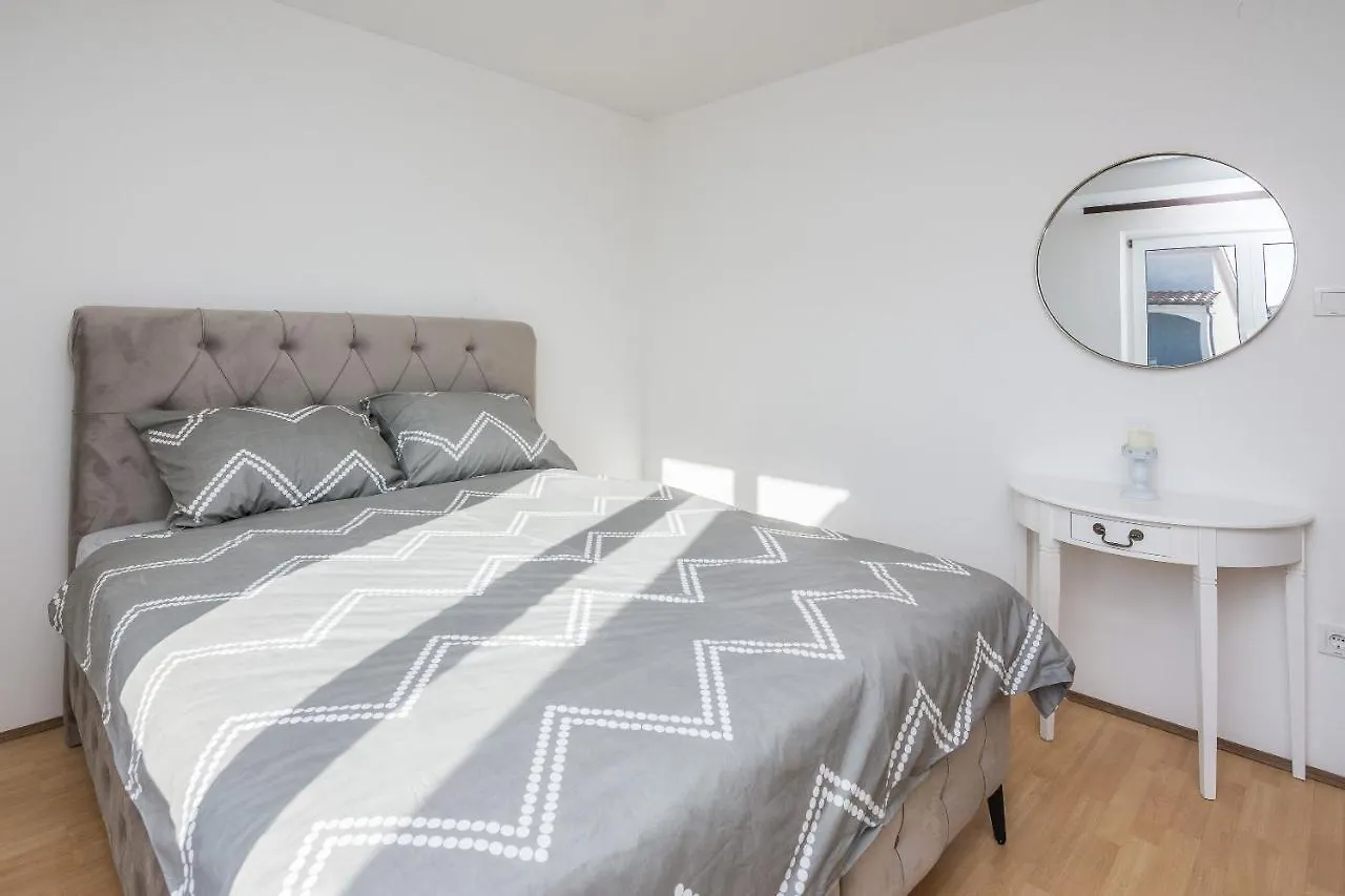Apartment Filipovic Vir